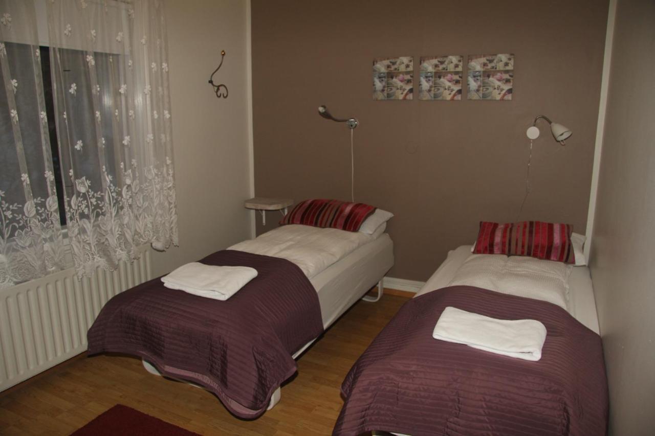 Gula Villan Guesthouse Akureyri Exterior photo