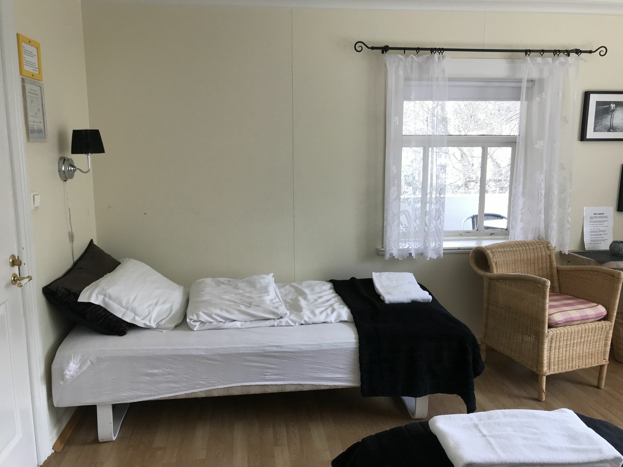 Gula Villan Guesthouse Akureyri Exterior photo