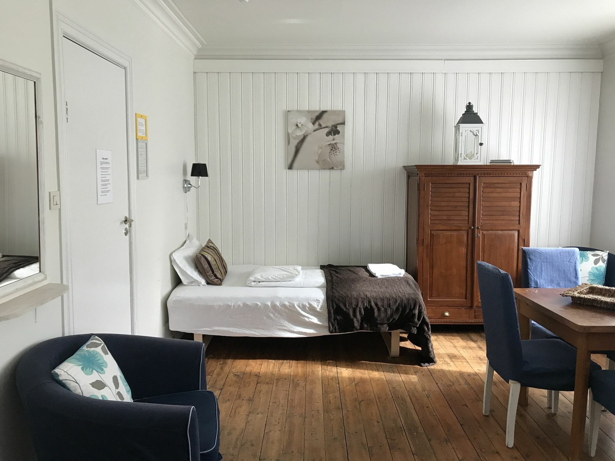 Gula Villan Guesthouse Akureyri Exterior photo